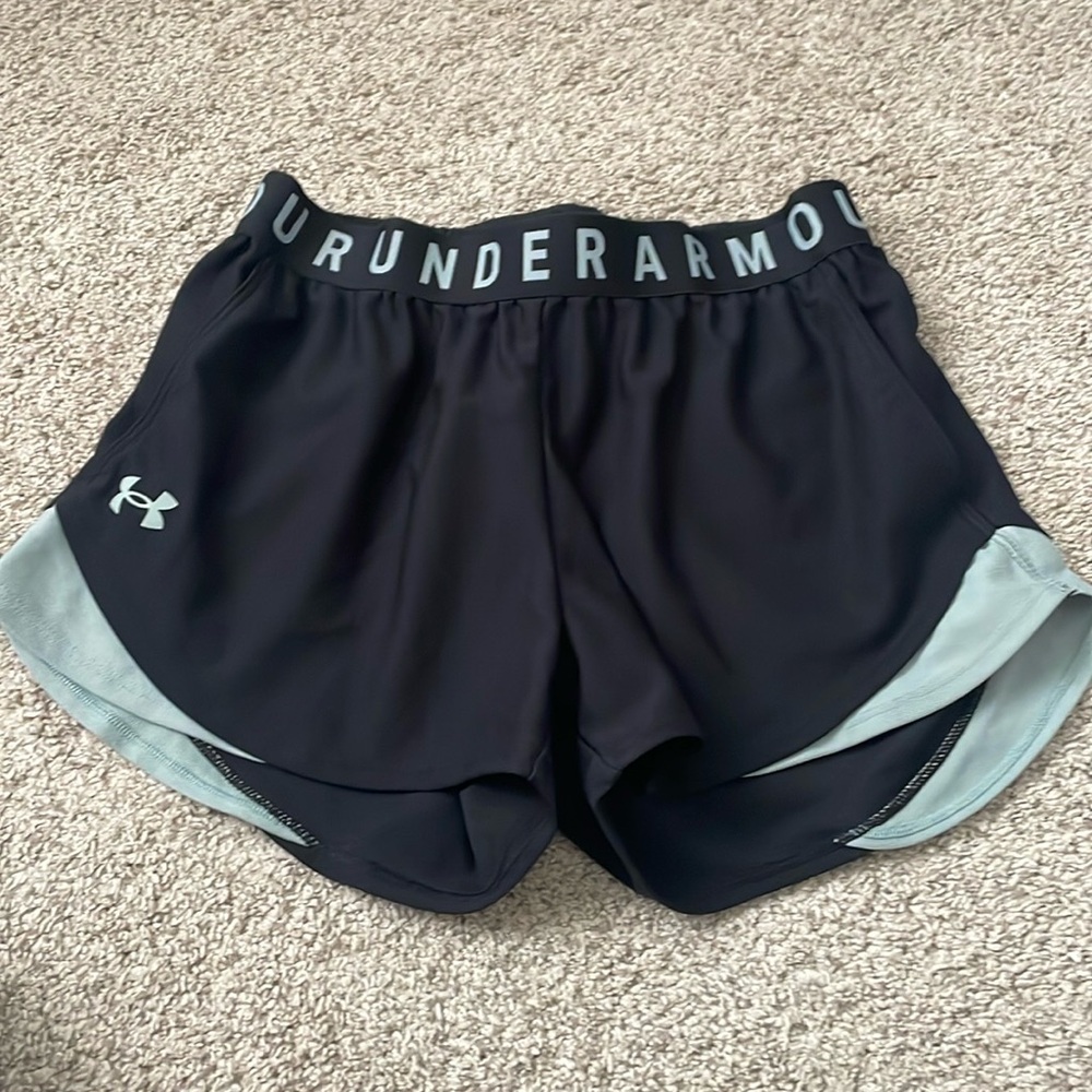 Under Armour Women’s Shorts
Size Small